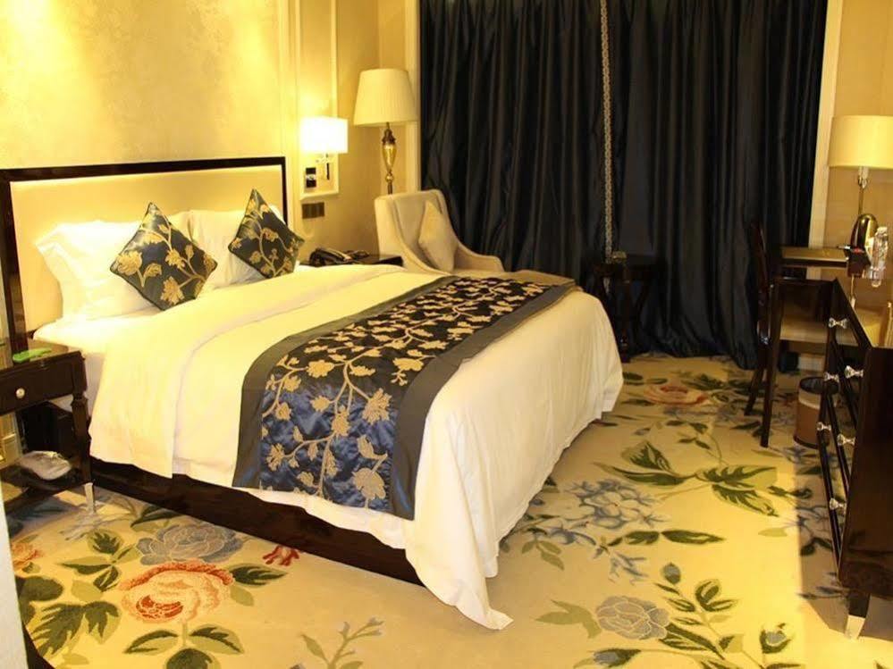 Century Palace Hotel 惠州 外观 照片