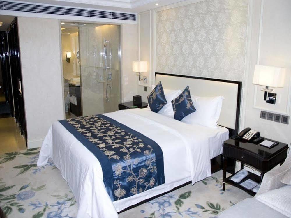 Century Palace Hotel 惠州 外观 照片